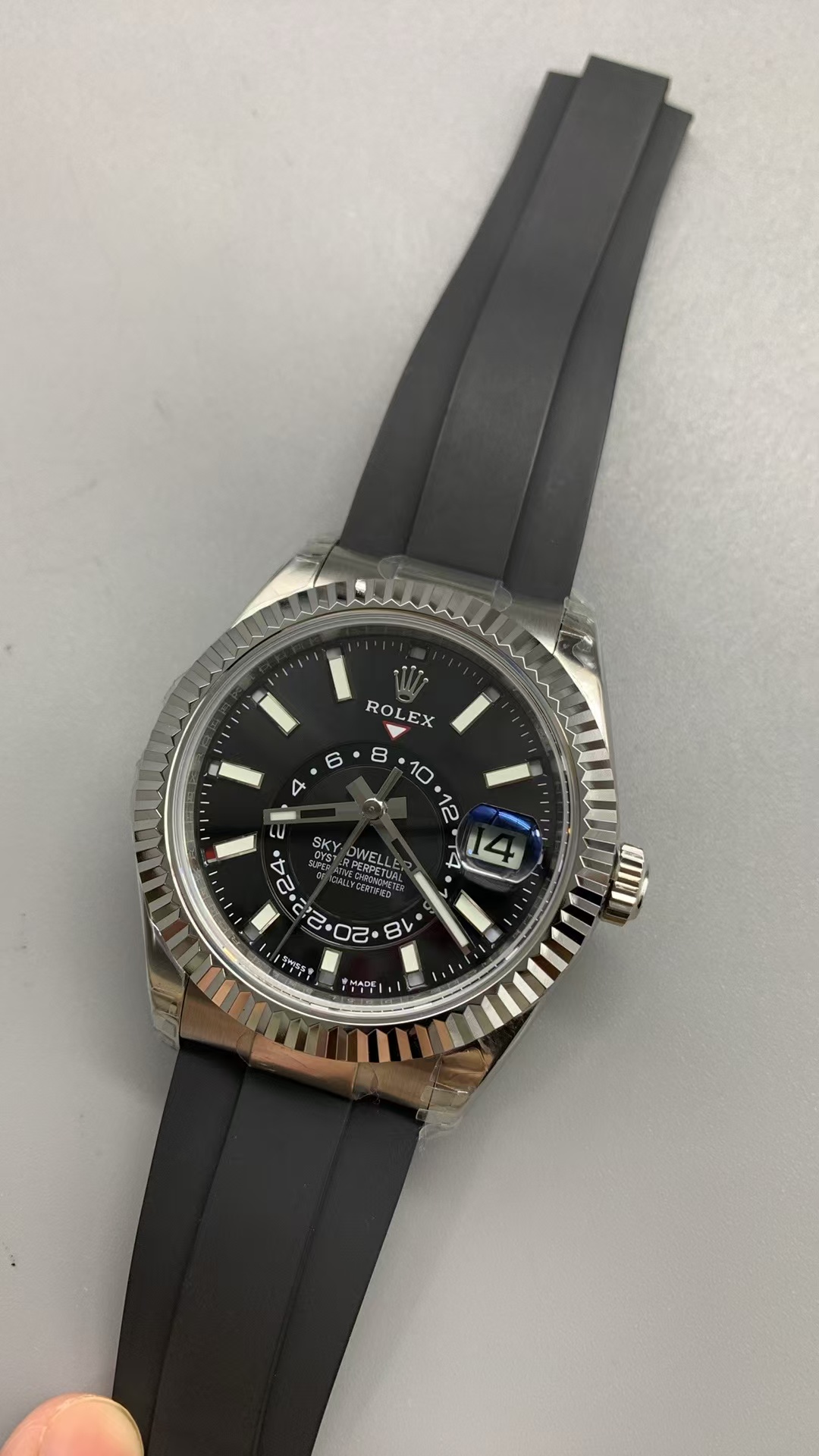 (image for) Noob Factory Rolex Sky-Dweller 336239 Black Dial Black Rubber Band
